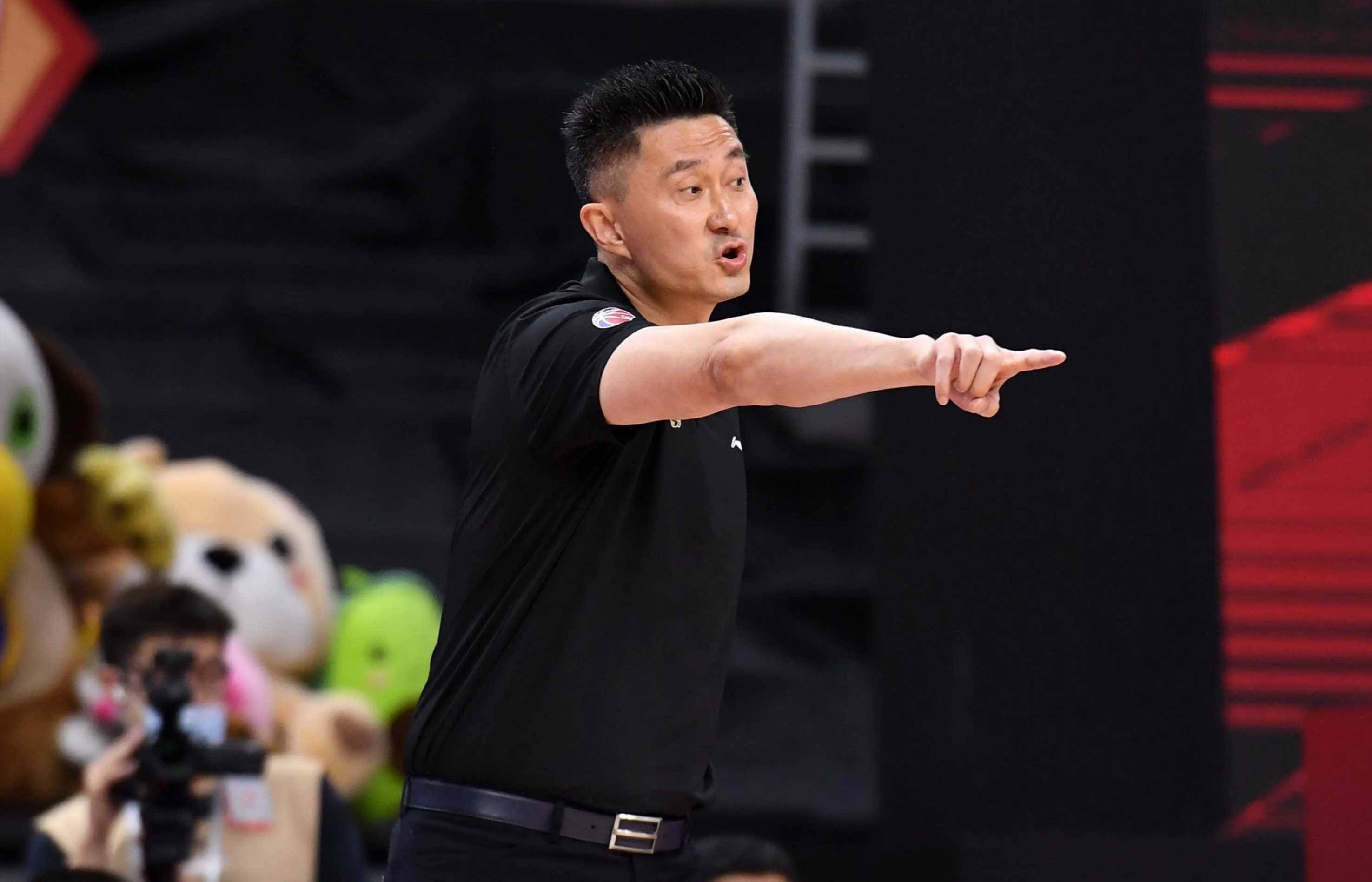 爱游戏网址 -包含加时末段CBA季后赛传出新动向，法兰克福官宣签约，管理层表态：悬念犹存，阵容厚度经受考验的词条