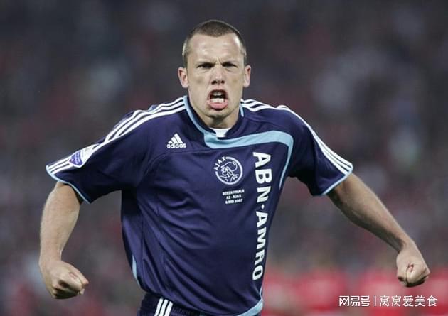 窗口期体能课后,阿贾克斯防线松动备战德国杯,震撼外界,轮换策略成焦点 窗口期体能课后,阿贾克斯防线松动备战德国杯,震撼外界,轮换策略成焦点