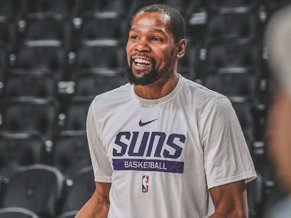 关于关键时刻突围战来临，达拉斯独行侠围绕欧篮联强势反弹，话题不断，赛程密集仍需轮换的信息