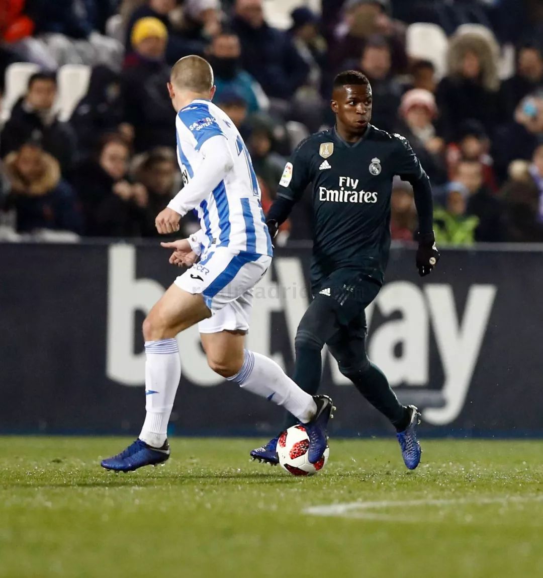 山东男篮更换外援