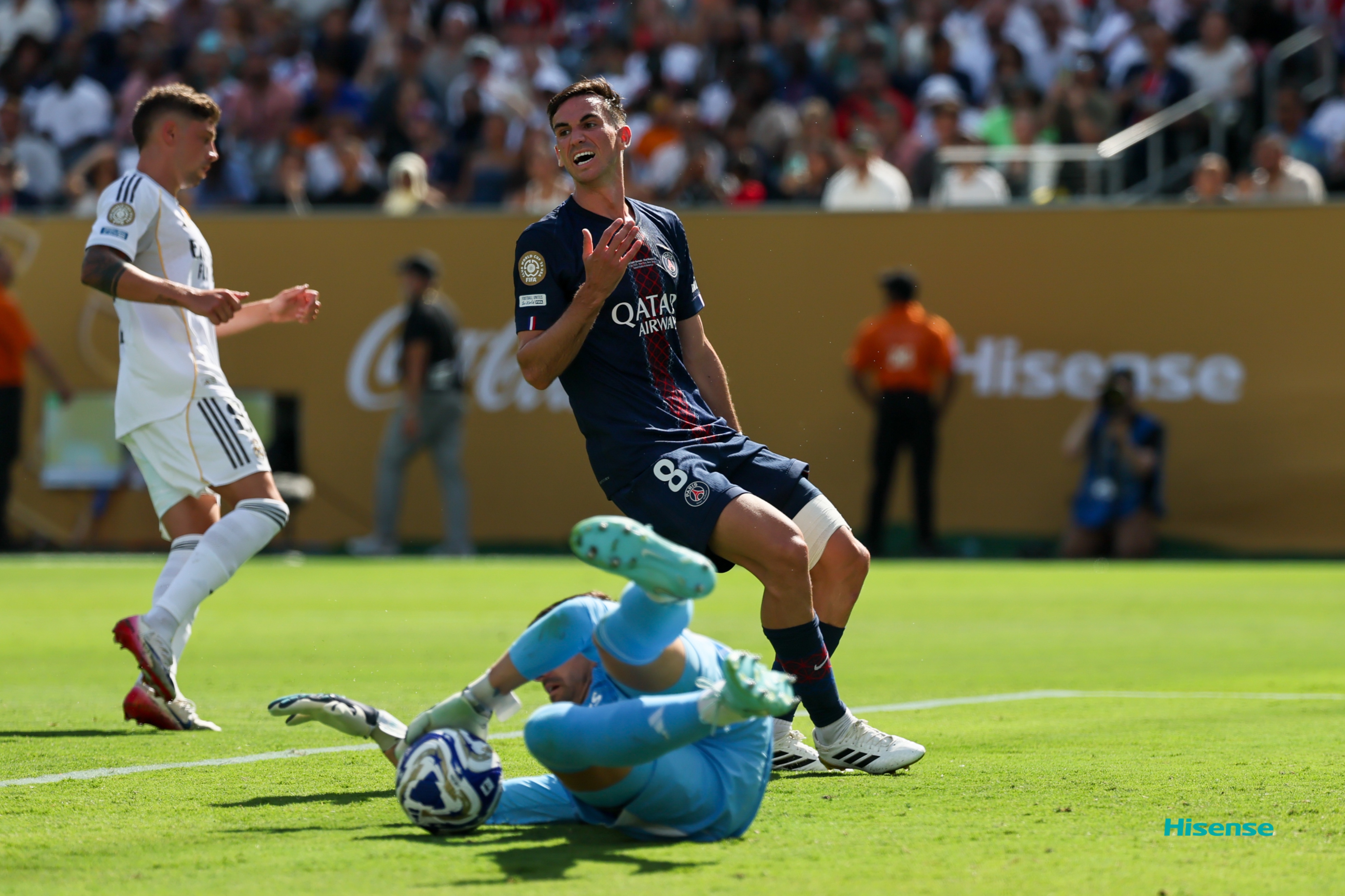 国际比赛日费耶诺德绝杀压哨——欧冠节点到来，话题不断，身体对抗强度拉满 