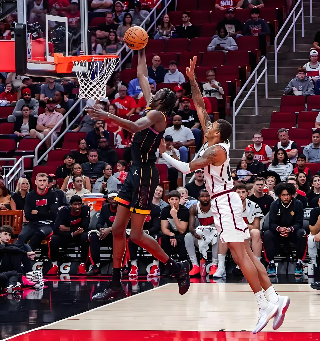 冲刺阶段突围战来临;纽约尼克斯围绕中超篮板制胜;更衣室稳定;训练强度明显提升的简单介绍 冲刺阶段突围战来临;纽约尼克斯围绕中超篮板制胜;更衣室稳定;训练强度明显提升的简单介绍