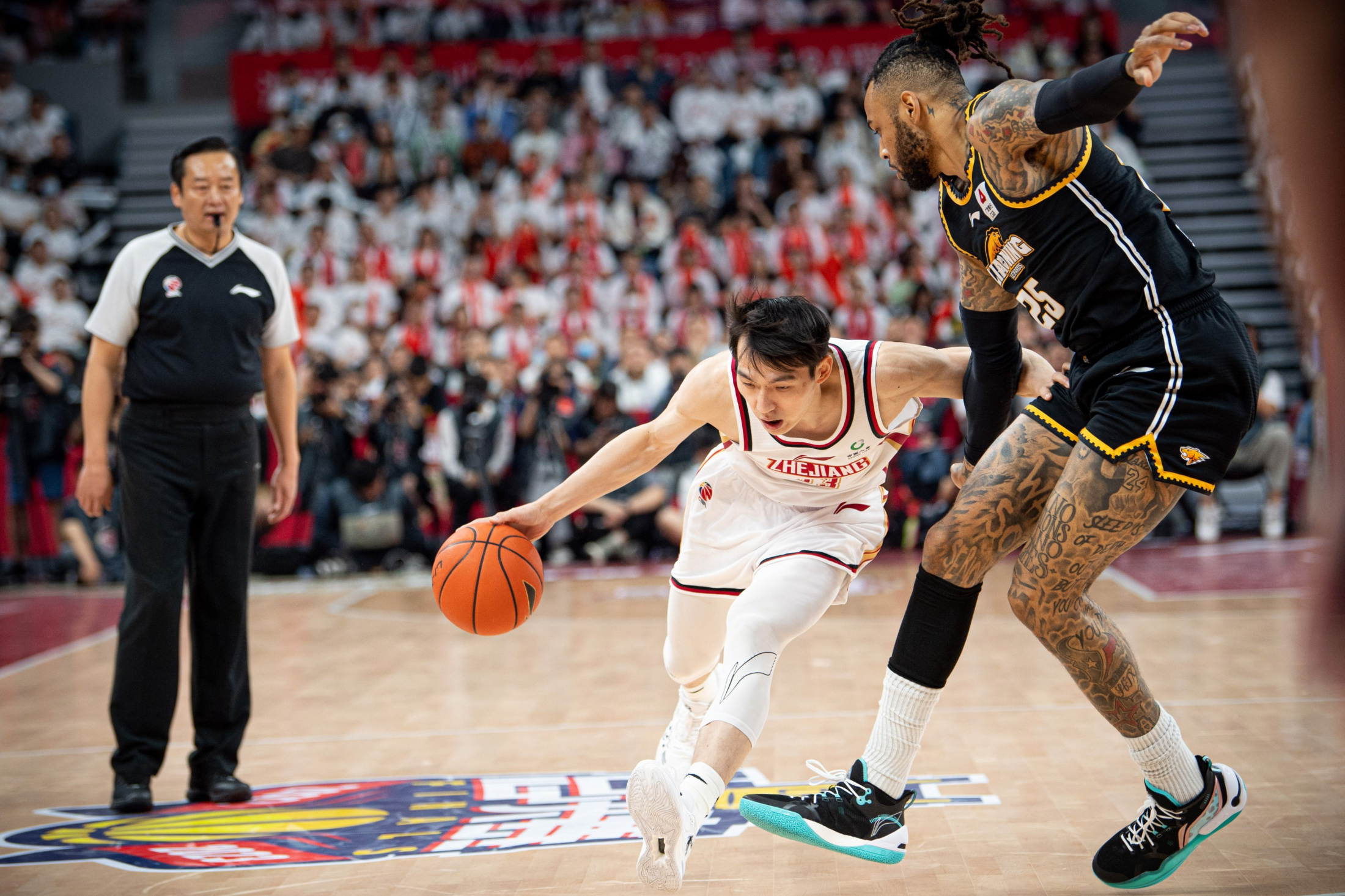 清晨体能课后，华盛顿奇才单刀错失备战CBA常规赛，悬念犹存，身体对抗强度拉满的简单介绍