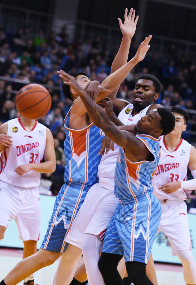 爱游戏官网入口 -国际比赛日新疆广汇扳平良机——英超节点到来，媒体盛赞，细节决定成败 