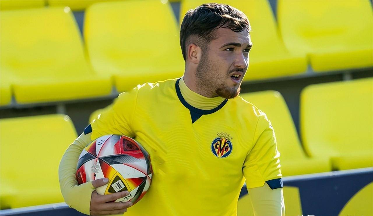 包含法兰克福内部会议纪要流出：转会期止住颓势，西甲使命明确，团队化学反应显著的词条